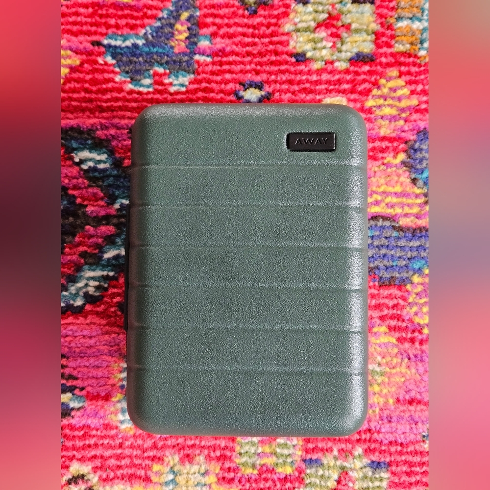 Away Mini Suitcase Green